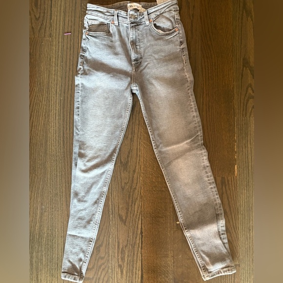 Zara Grey Stretchy Jeans - Picture 4 of 10